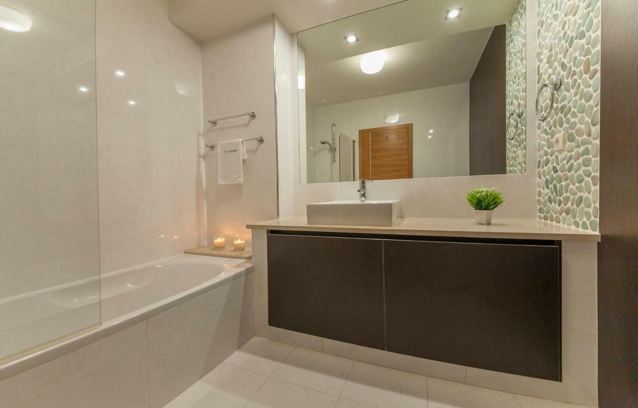 B27 - Luzbay 2 Bed Apartment Esterno foto